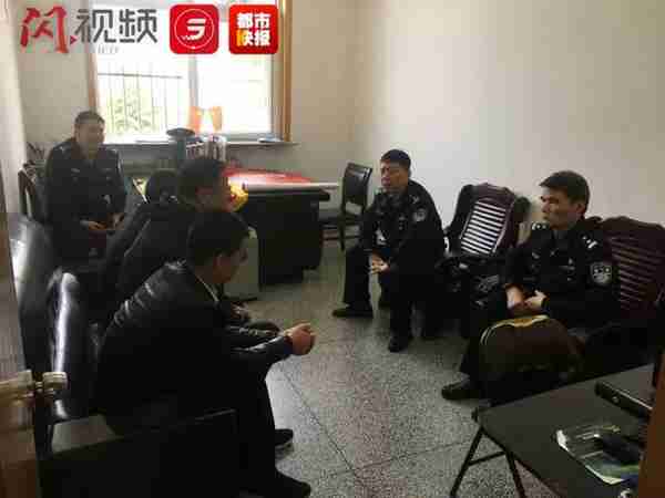 西安一男子狂办35张信用卡，结果栽了！民警提醒