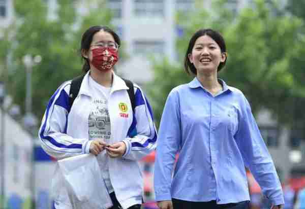 高校学费大幅上涨，普通家庭孩子还有必要上大学吗？