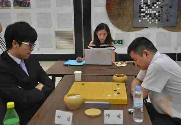 “围棋八冠王”柯洁：他的成功背后，有无数父母的眼泪